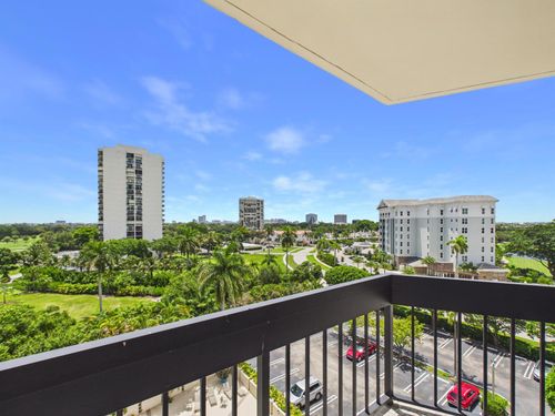 704-2400 Presidential Way, West Palm Beach, FL, 33401 | Card Image