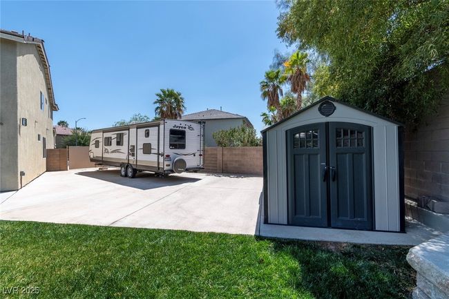 7360 Dolphine Crest Ave, House other with 5 bedrooms, 3 bathrooms and null parking in Las Vegas NV | Image 42