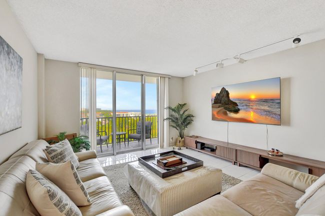 APT-1406W - 2121 N Ocean Blvd, Condo with 2 bedrooms, 2 bathrooms and null parking in Boca Raton FL | Image 13