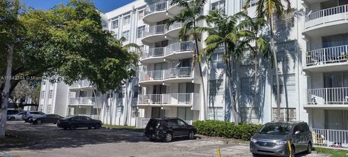 403-494 Nw 165th Street Rd, Miami, FL, 33169-6465 | Card Image