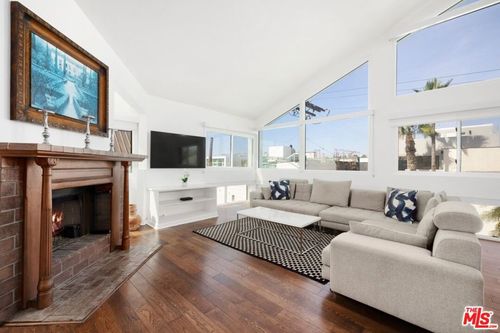 301-18 Union Jack St, Marina del Rey, CA, 90292-7142 | Card Image