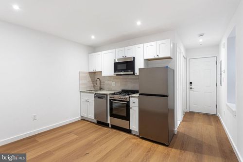2r-709 S 19th Street, PHILADELPHIA, PA, 19146 | Card Image