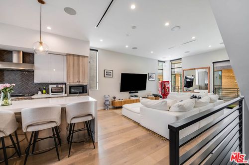 4425 Studio Place, Studio City, CA, 91602 | Card Image