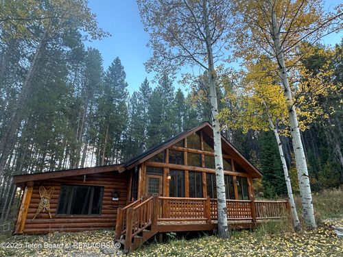 3950 Redtop Ln, Wilson, WY, 83014-5221 | Card Image