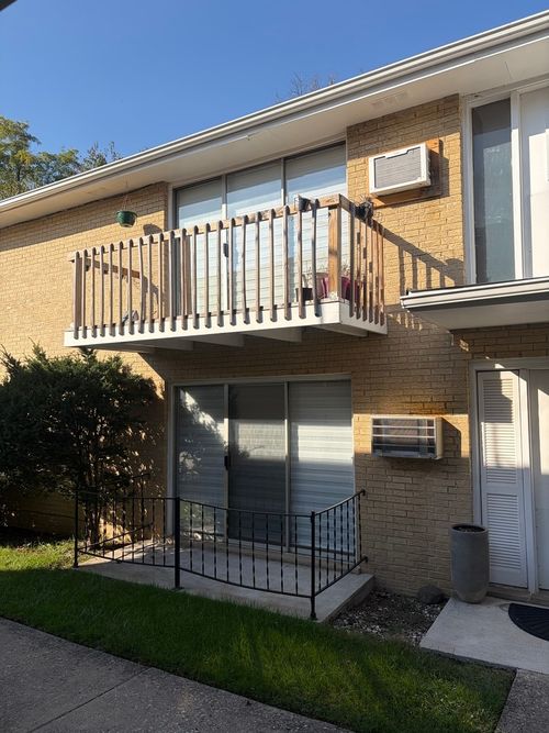2w-119 Cliff St, Willow Springs, IL, 60480-1363 | Card Image