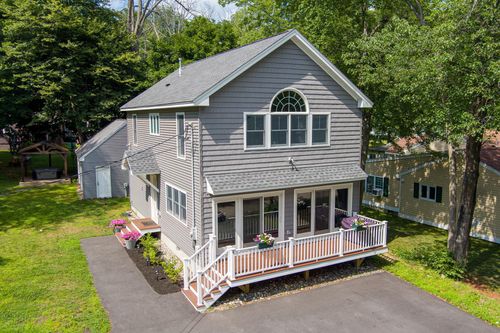 4 W Shore Dr, Sandown, NH, 03873-2728 | Card Image