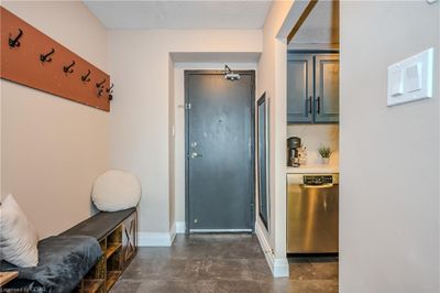 816 - 19 Woodlawn Rd E, House attached with 2 bedrooms, 1 bathrooms and 1 parking in Guelph ON | Image 3