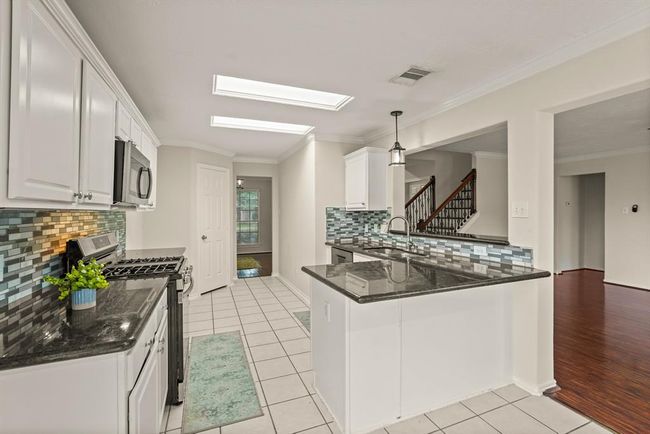 5003 Blanco Dr, House other with 5 bedrooms, 3 bathrooms and 2 parking in Pearland TX | Image 6