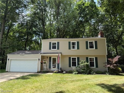 2082 Willowdale Dr, Stow, OH, 44224-1838 | Card Image