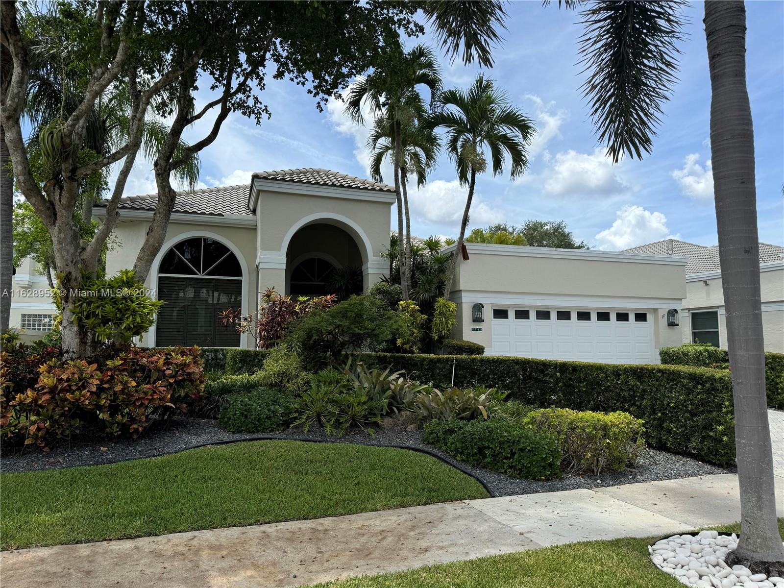 Pinehurst , Weston, FL 33332