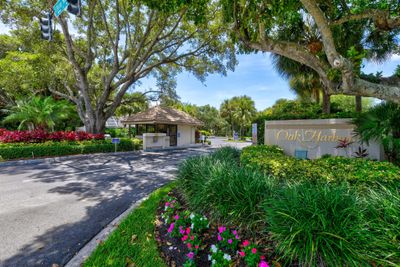 311 - 311 Oak Harbour Drive, Condo with 2 bedrooms, 2 bathrooms and null parking in Juno Beach FL | Image 2