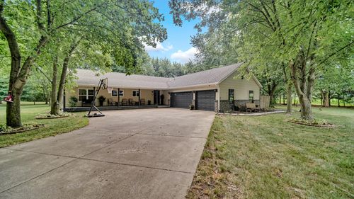 11523 Salyer Dr, Wheatfield, IN, 46392-7410 | Card Image