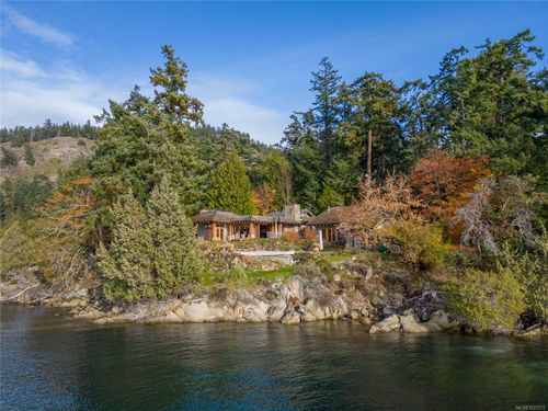 102 Trueworthy Rd, Saturna Island, BC, V0N2Y0 | Card Image
