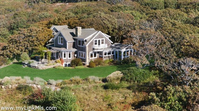 94 Menemsha Inn Rd, House other with 6 bedrooms, 5 bathrooms and null parking in Chilmark MA | Image 5
