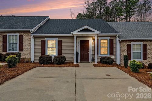 2073 Pin Oak Pl, Cramerton, NC, 28032-1540 | Card Image