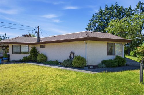 3-215 Evergreen St, Parksville, BC, V9P0A8 | Card Image
