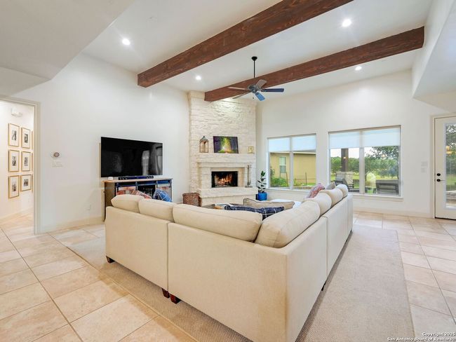 30007 Cibolo Path, House other with 3 bedrooms, 3 bathrooms and null parking in Fair Oaks Ranch TX | Image 6