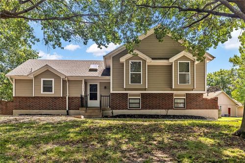 1748 Se Silkwood Ct, Lee's Summit, MO, 64063-6163 | Card Image