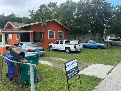 262 Nw 58th St, Miami, FL, 33127-1622 | Card Image