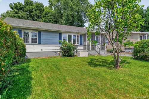 293 Highland Ave Ext, Middletown, NY, 10940-4439 | Card Image