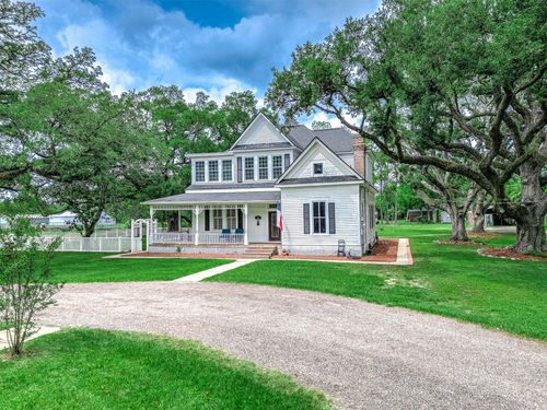 600 S Walker St, Angleton, TX, 77515-4860 | Card Image