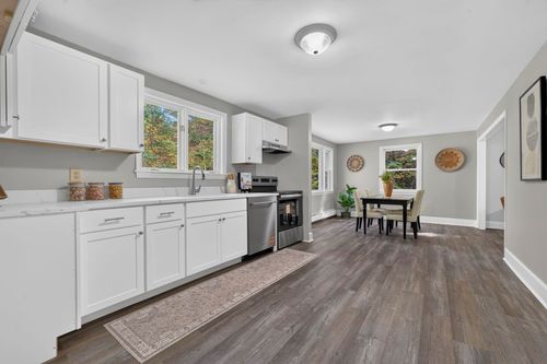 502 Shaker St, New London, NH, 03257-6903 | Card Image
