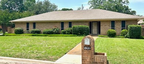 2621 Picadilly Ln, Denton, TX, 76209-8656 | Card Image