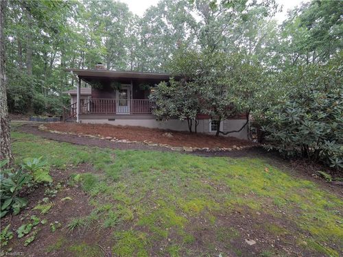 101 Chelsea Ln, Glade Valley, NC, 28627-9196 | Card Image