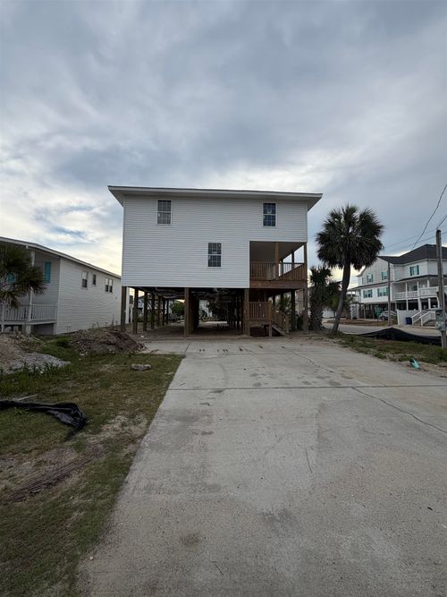 300 44th Ave N, North Myrtle Beach, SC, 29582-1436 | Card Image