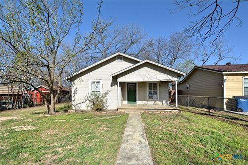 875 Porter St, New Braunfels, TX, 78130-3733 | Card Image