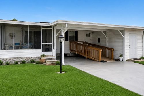 523 Nesbitt Park Ave, DAVENPORT, FL, 33897-9246 | Card Image
