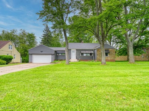 18447 Pearl Road, Strongsville, OH, 44136 | Card Image