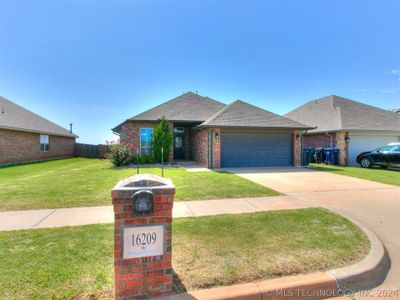 16209 Iron Tree Lane, House other with 3 bedrooms, 2 bathrooms and null parking in Edmond OK | Image 3