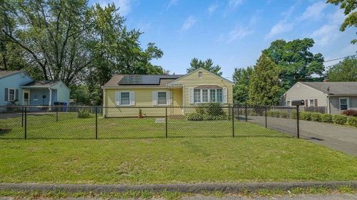 128 W Canton Cir, Springfield, MA, 01104-1443 | Card Image