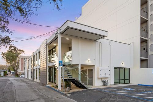 2575 Flores St, San Mateo, CA, 94403-2366 | Card Image