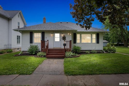 306 Mulberry St, Tipton, IA, 52772-1829 | Card Image