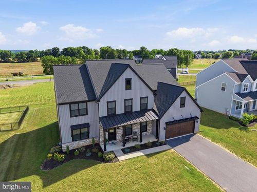 529 Breezewood Ln, ANNVILLE, PA, 17003-7511 | Card Image