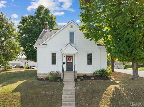810 W 8th St, Washington, MO, 63090-2016 | Card Image