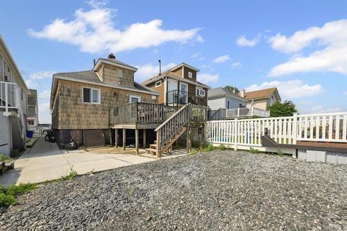 41 W 15th Rd, Broad Channel, NY, 11693-1203 | Card Image