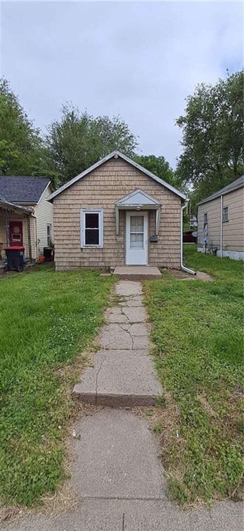 1111 Penn St, Saint Joseph, MO, 64503-2545 | Card Image