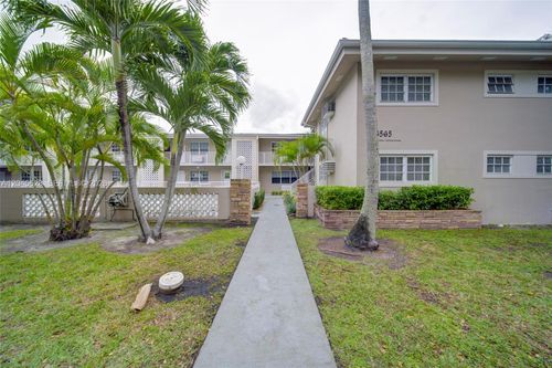 b19-6565 Santona St, Coral Gables, FL, 33146-3155 | Card Image