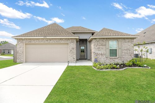 25743 Pristine St, Denham Springs, LA, 70726-6297 | Card Image