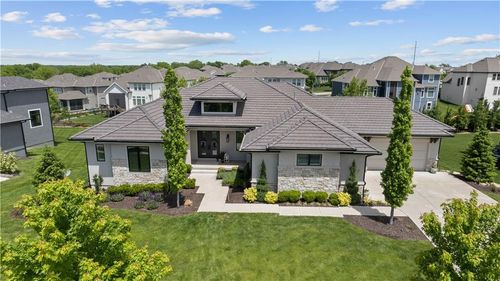 15709 El Monte St, Overland Park, KS, 66207 | Card Image