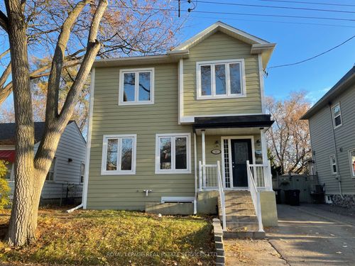 {{alt}} | Card Image