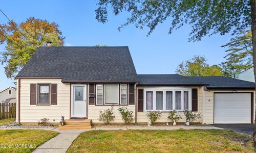 19 Woody Ter, Hazlet Township, NJ, 07734-3142 | Card Image