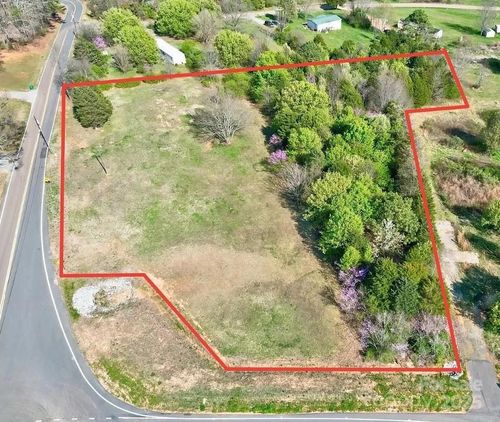 114 Lakeview Dr, Blacksburg, SC, 29702-8344 | Card Image