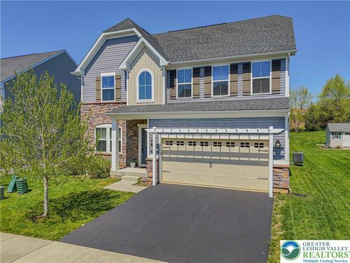 2584 Raya Way, Easton, PA, 18045-5687 | Card Image