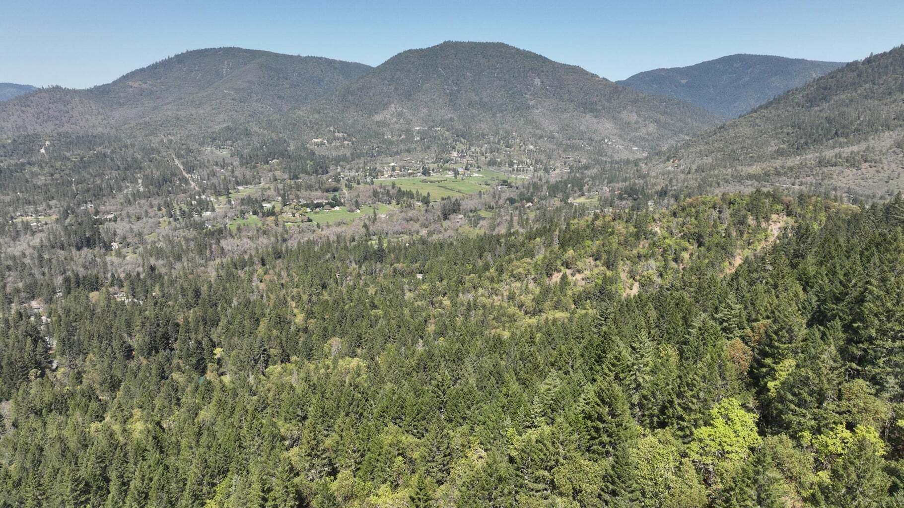Land in Grants Pass