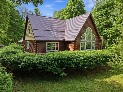 13723 Old Lake Rd, East Springfield, PA, 16411-8809 | Card Image