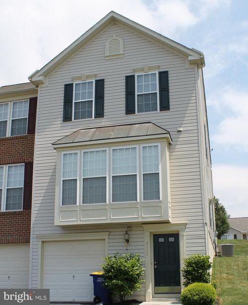 7131 S Sentinel Ln, YORK, PA, 17403-9486 | Card Image